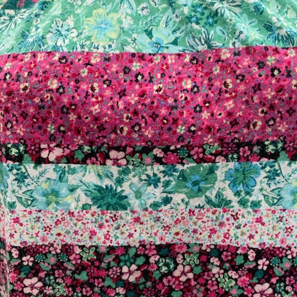 3/$30 - H&M Floral Top Size 6 - Picture 4 of 7